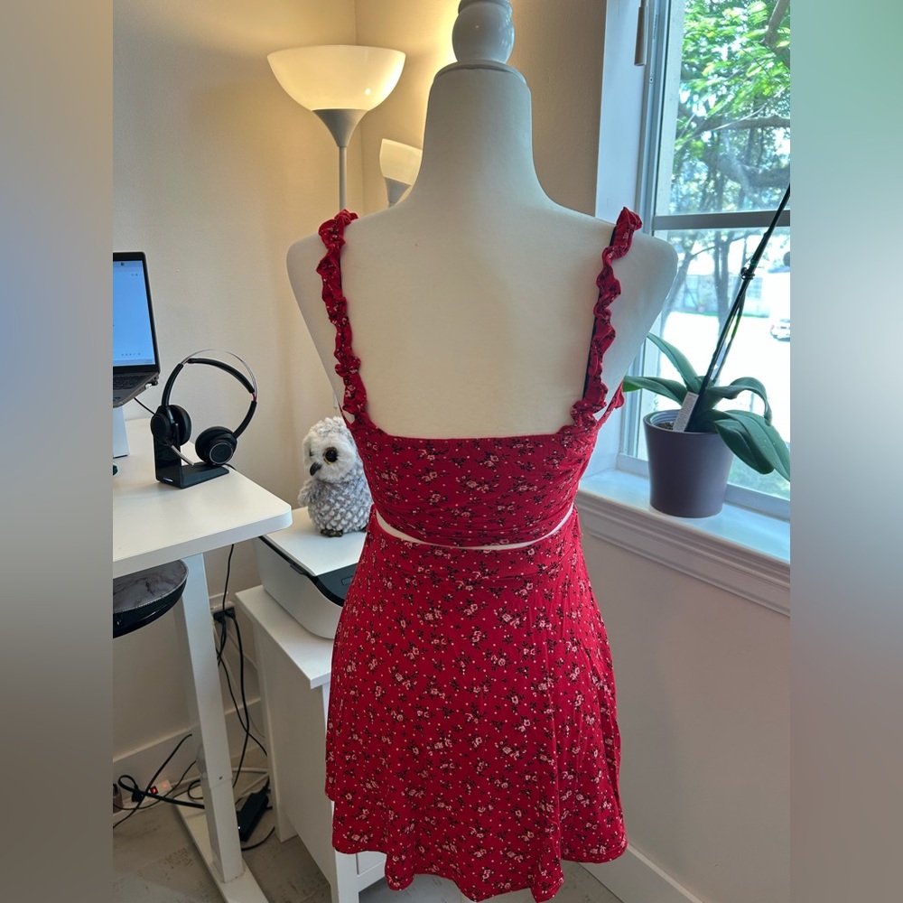 PrettyLittleThing Red Floral Set - Picture 3 of 4